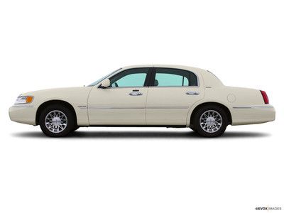 2002 lincoln town car cartier l sedan 4-door 4.6l