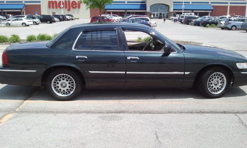 1999 Mercury Grand Marquis GS Sedan 4-Door 4.6L, image 17