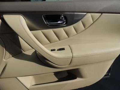 SUV 3.5L CD 11 Speakers MP3 decoder Radio data system Air Conditioning Spoiler, image 11