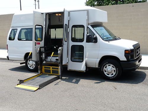 2008 ford e350 handicap access wheelchair lift ramp. runs perfectly. 1-owner