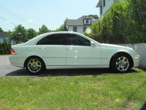 Chrome wheels 800 watt stereo 2005 mercedes-benz c240 4matic sedan 4-door 2.6l