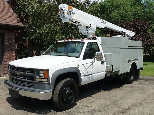 2002 chevrolet 3500 hd chevy bucket boom truck altec onan 6500 only 95k miles