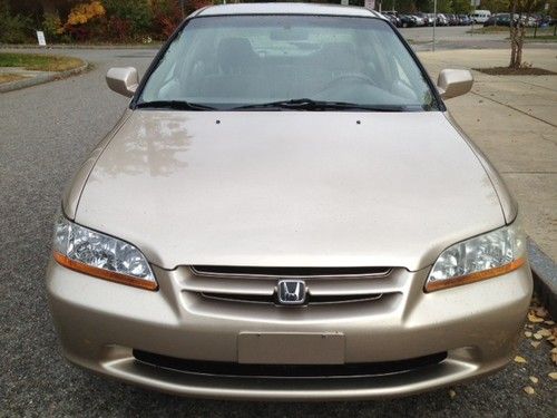 ~ " ***** l@@k 2000 honda accord 5sp. lx  1 owner  clean car fax***** " ~