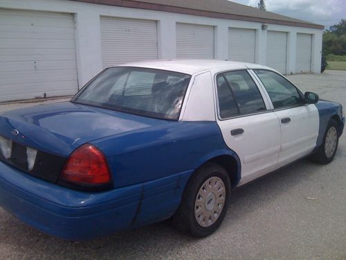 2003 Ford Crown Victoria Police Interceptor Sedan 4-Door 4.6L P71, image 5