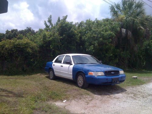 2003 Ford Crown Victoria Police Interceptor Sedan 4-Door 4.6L P71, image 7