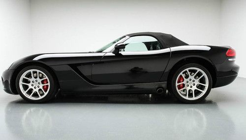 2004 dodge viper srt-10 convertible 2-door 8.3l