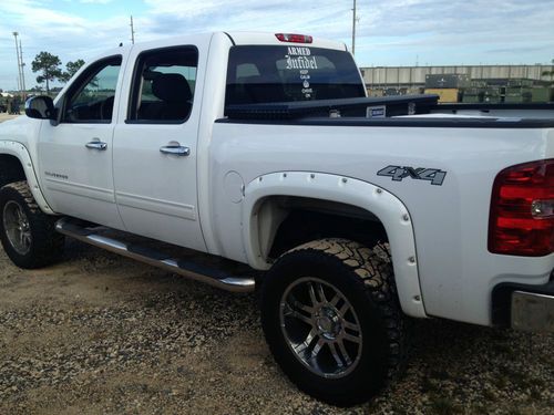 2011 Chevy Silverado sothern comfort package 4x4 24,000 miles, image 4