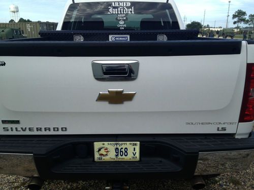 2011 Chevy Silverado sothern comfort package 4x4 24,000 miles, image 6