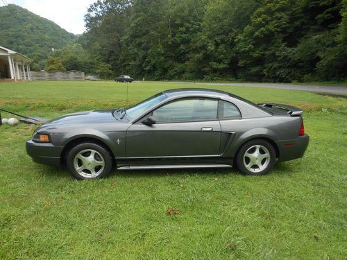 2003 ford mustang base coupe 2-door 3.8l