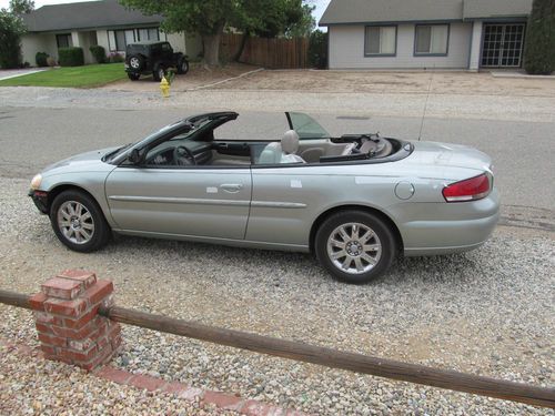 2005 chrysler sebring limited convertible 2-door 2.7l