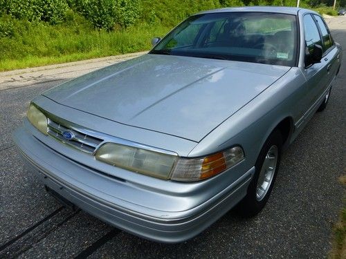 1997 ford crown victoria lx low miles ice cold a/c clean no reserve