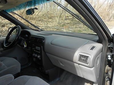 2001 Pontiac Montana 4DOOR 3.4LITER 6CYLINDER W/COLD AIR CONDITIONING, image 29