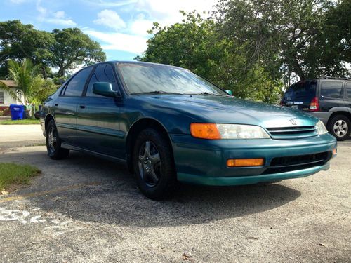 1995 honda accord lx sedan 4-door 2.2l