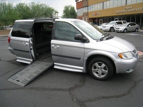 2005 dodge grand caravan se wheelchair handicap mobility van braun entervan