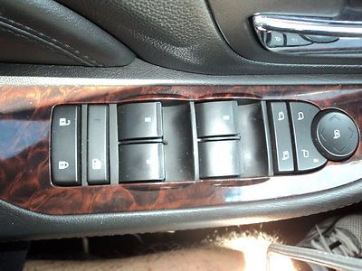 perfect GMC YUKON XL DENALI.with everything AWD dvd nav new tires, image 8