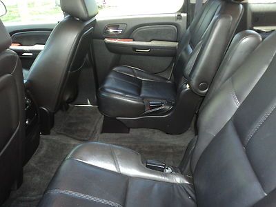 perfect GMC YUKON XL DENALI.with everything AWD dvd nav new tires, image 13