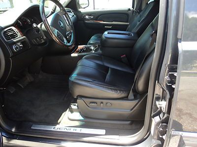 perfect GMC YUKON XL DENALI.with everything AWD dvd nav new tires, image 25