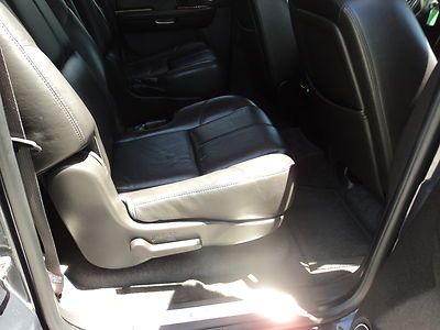 perfect GMC YUKON XL DENALI.with everything AWD dvd nav new tires, image 31