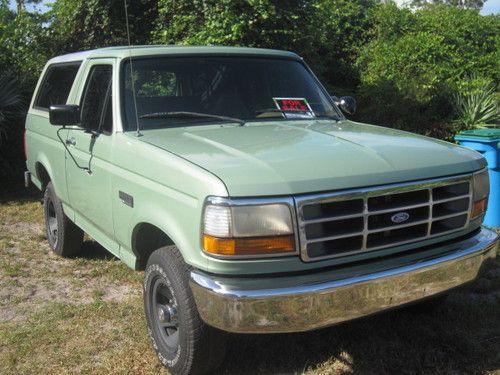 1995 ford bronco xl sport utility 2-door 5.0l