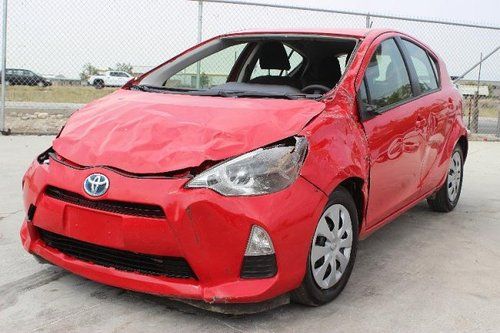 2013 toyota prius c damadge repairable rebuilder good airbags!! only 3k miles!!!