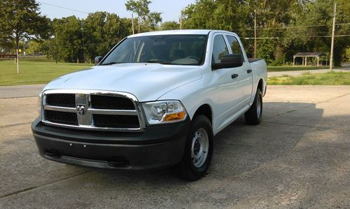 2010 dodge ram 1500 st crew cab pickup 4-door 4.7l