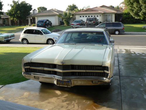 1969 ford country squire station wagon- 10 passenger