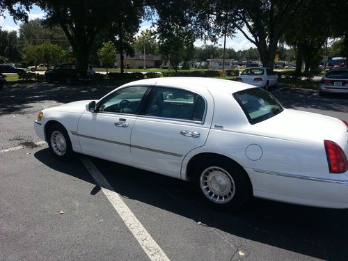 *no reserve* 2001 lincoln town car executive sedan 4-door 4.6l