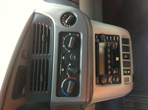 2001 Toyota Sienna LE Mini Passenger Van 5-Door 3.0L, image 2