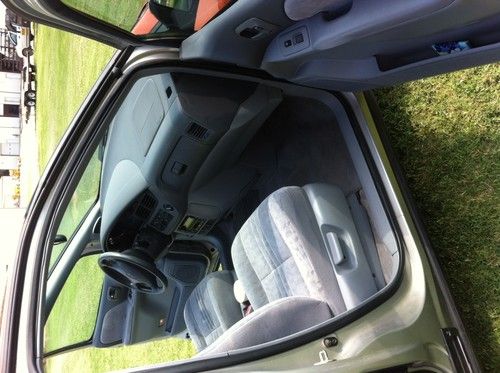 2001 Toyota Sienna LE Mini Passenger Van 5-Door 3.0L, image 5