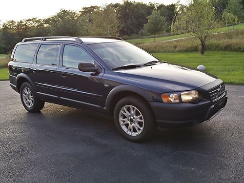 2004 volvo xc70 base wagon 4-door 2.5l