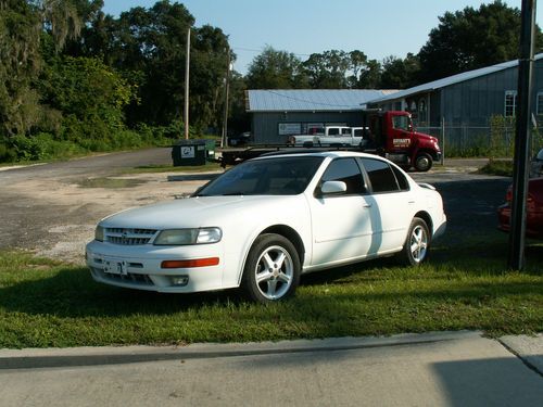 1997 nissan maxima gxe sedan 4-door 3.0l