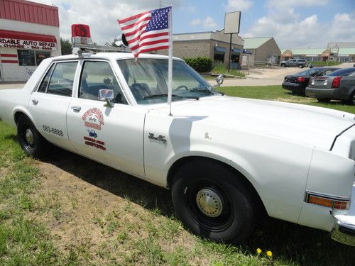 Plymouth cop car 1988