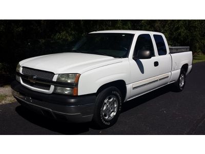 ((chevy silverado clean mint truck cold a/c ext cab low miles 79k drives great))