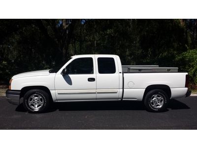 ((Chevy Silverado clean mint truck cold a/c ext cab low miles 79k drives great)), image 2