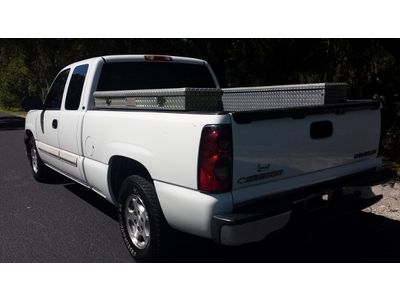 ((Chevy Silverado clean mint truck cold a/c ext cab low miles 79k drives great)), image 3