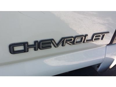 ((Chevy Silverado clean mint truck cold a/c ext cab low miles 79k drives great)), image 5