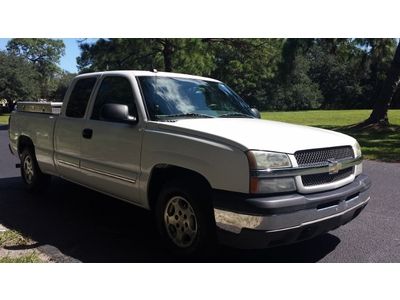 ((Chevy Silverado clean mint truck cold a/c ext cab low miles 79k drives great)), image 11