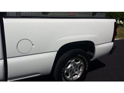 ((Chevy Silverado clean mint truck cold a/c ext cab low miles 79k drives great)), image 22