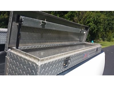 ((Chevy Silverado clean mint truck cold a/c ext cab low miles 79k drives great)), image 24