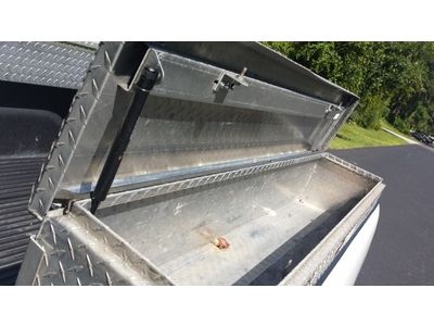 ((Chevy Silverado clean mint truck cold a/c ext cab low miles 79k drives great)), image 25