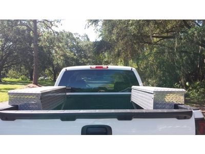 ((Chevy Silverado clean mint truck cold a/c ext cab low miles 79k drives great)), image 30