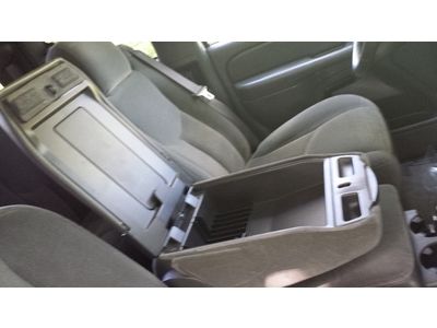 ((Chevy Silverado clean mint truck cold a/c ext cab low miles 79k drives great)), image 66