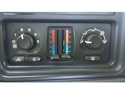 ((Chevy Silverado clean mint truck cold a/c ext cab low miles 79k drives great)), image 71