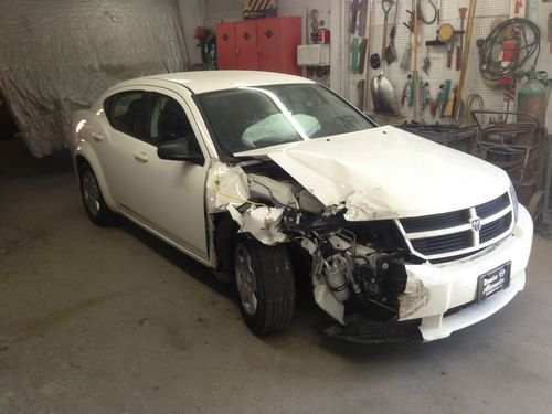 2010 dodge avenger sxt sedan 4-door 2.4l clean title