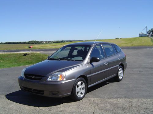 2003 kia rio cinco wagon 5 door hatchback automatic 80,000 actual miles cold air