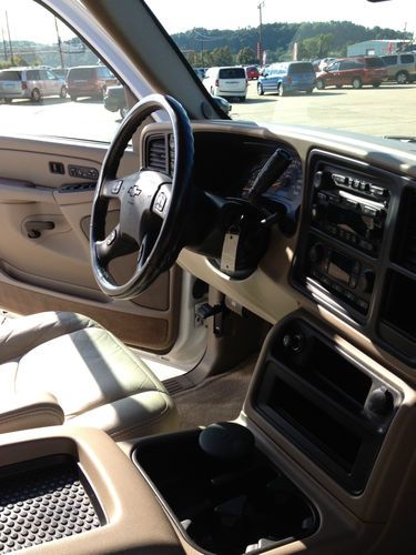2004 Chevrolet Suburban 1500 Z71 Sport Utility 4Dr 5.3L, Sunroof, Rear DVD NR, image 23