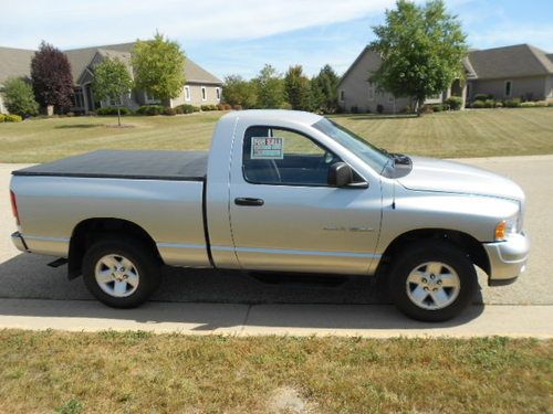 Beautiful 2003 dodge ram slt 4x4, extremely low miles, 28,000, like new.