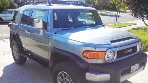 2012 toyota fj cruiser base sport utility 4-door 4.0l