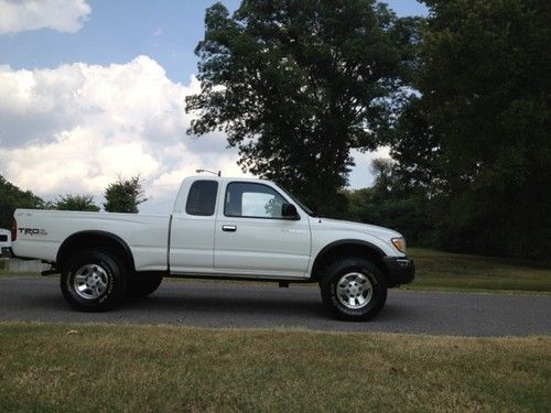 2000 toyota tacoma