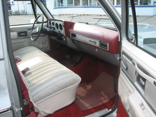 CLASSIC 1979 CHEVROLET SUBURBAN SILVERADO 20, image 3